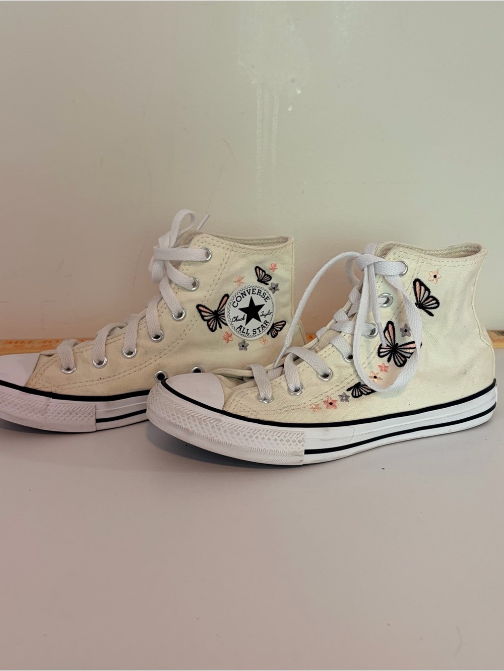 Converse Chuck Taylor Butterfly Embroidered High Top Canvas Sneakers Size 2.5